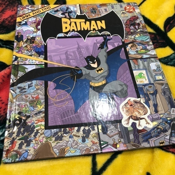DC Batman Book - Picture 1 of 4